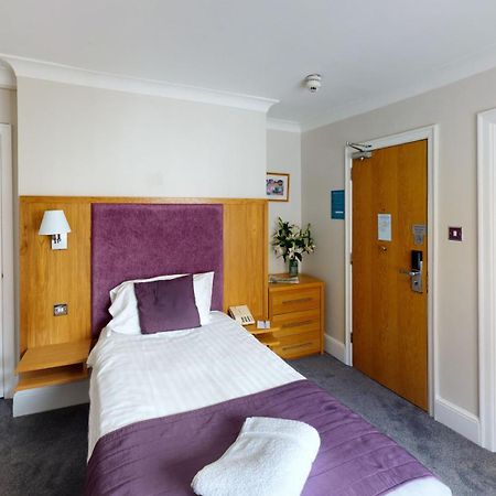 The Chequers Hotel Newbury Kültér fotó