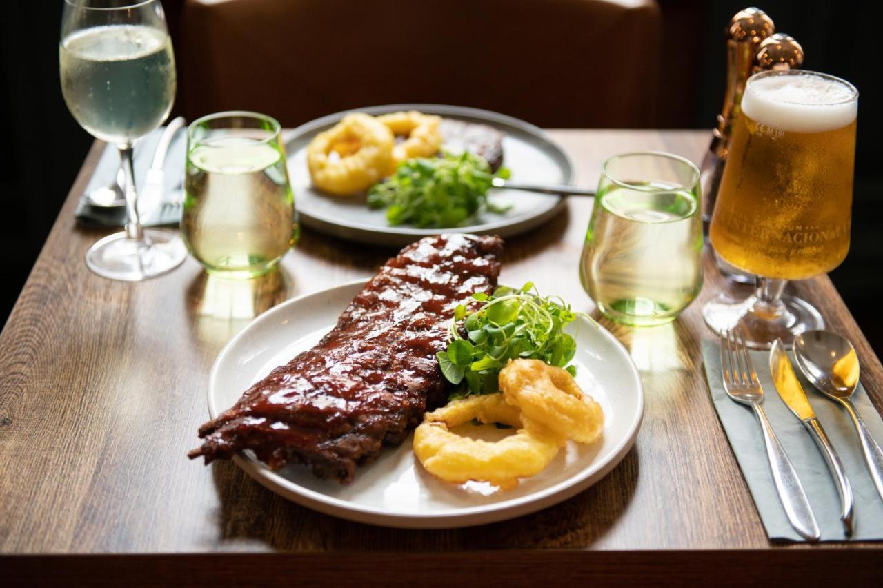The Chequers Hotel Newbury Kültér fotó
