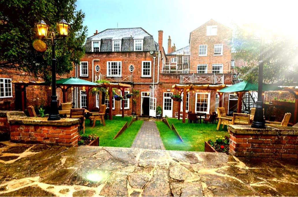 The Chequers Hotel Newbury Kültér fotó