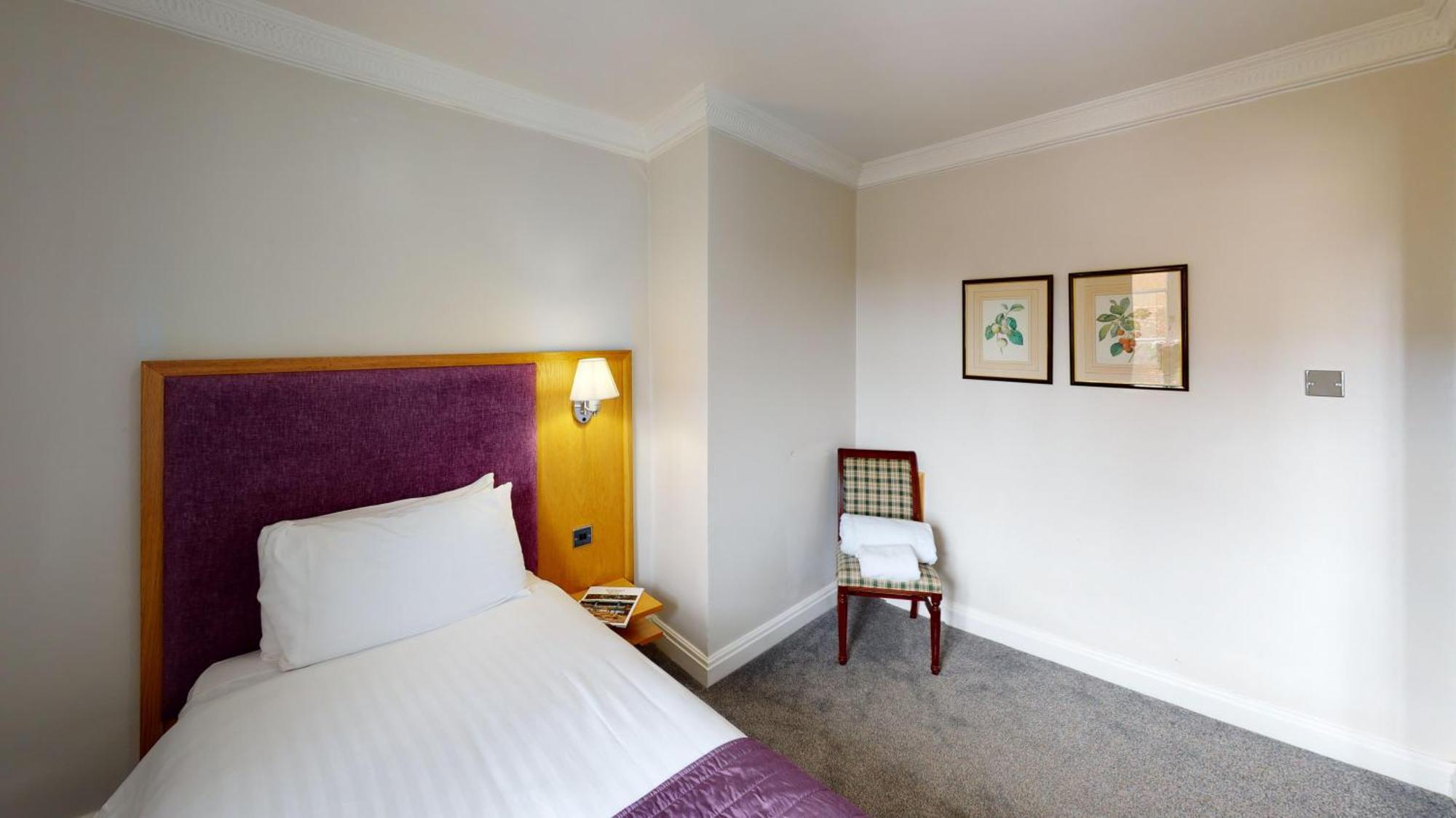 The Chequers Hotel Newbury Kültér fotó